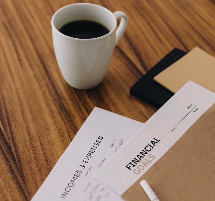 Doula looking over their financial paperwork.